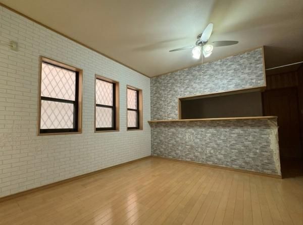 4LDK Family House for Sale in Higashiosaka, Osaka - Thumbnail 2