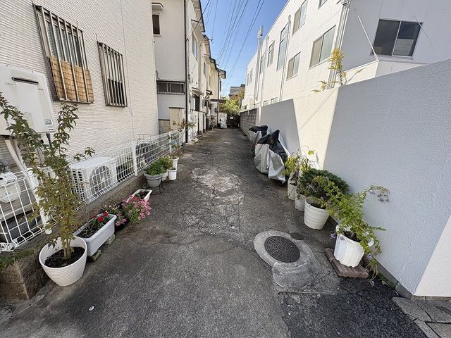 Terrace House for Sale in Kobe Higashinada | 3LDK Investment Property - Image 1