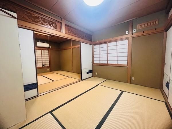 5DK House for Sale in Minato-ku, Osaka Near Asashibashi Station - Thumbnail 2