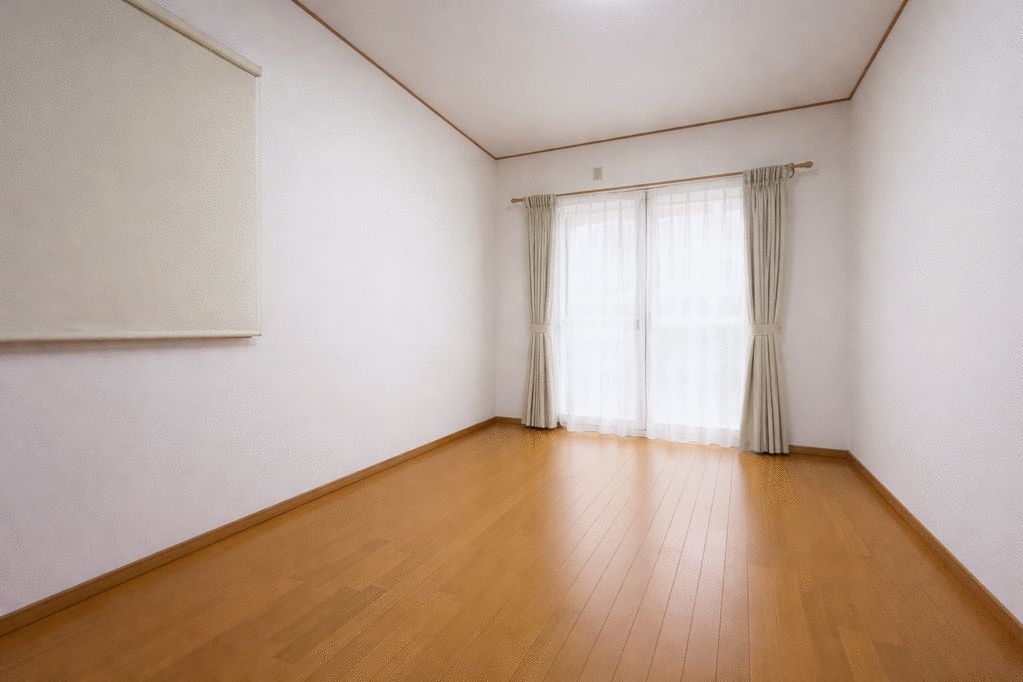 3LDK Family Home with Loft Near Kashiwara Station, Osaka - Thumbnail 2