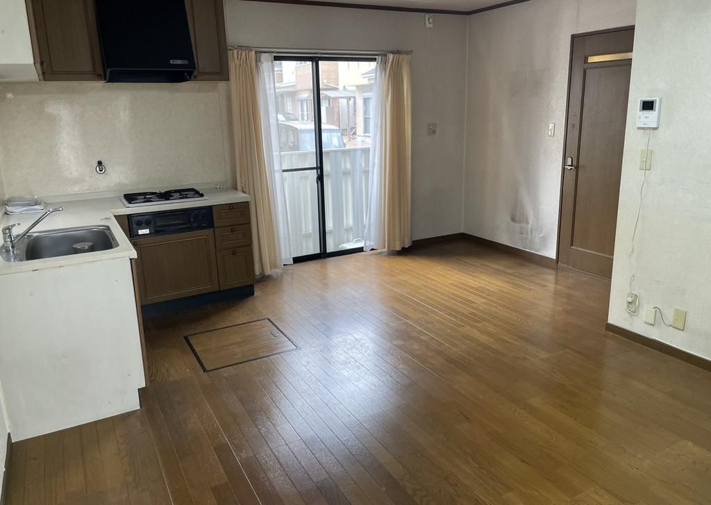 Renovated 4LDK House for Sale in Kadoma, Osaka - Thumbnail 4