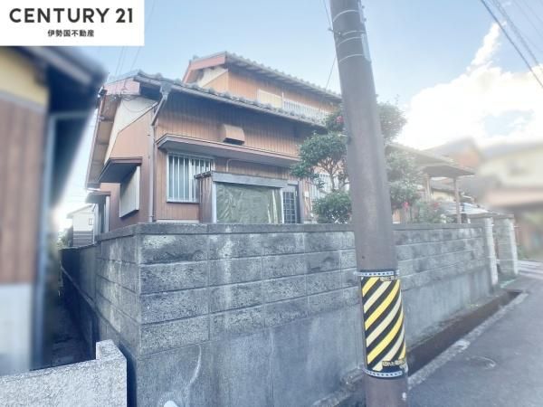 Renovated 3LDK House Near Oiwake Station in Yokkaichi - Thumbnail 2