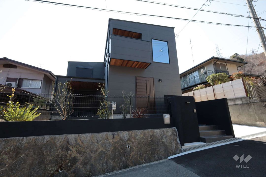 5LDK Detached House for Sale in Higashinada-ku, Kobe - Image 1