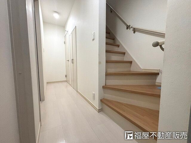 4LDK Solar-Powered Family Home for Sale in Sakai, Osaka - Thumbnail 2