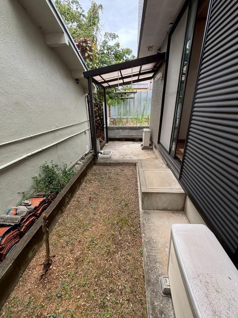 4LDK House for Sale in Wakayama City, 100 sqm, 2 Car Parking - Thumbnail 2