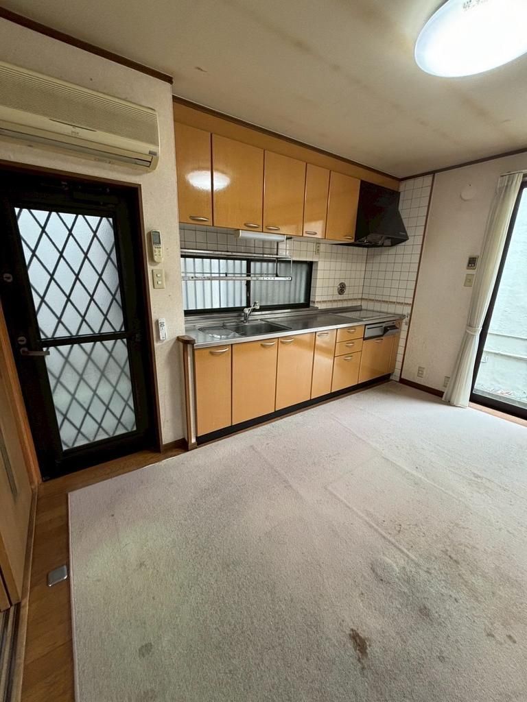 4LDK House for Sale in Wakayama City, 100 sqm, 2 Car Parking - Thumbnail 4