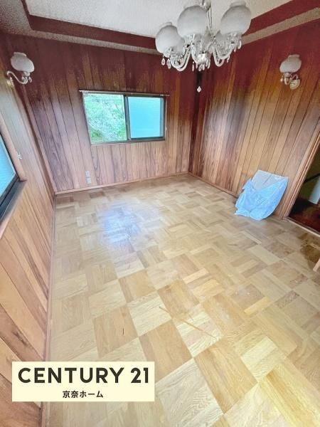 7DK House on Large Corner Lot in Yamatokoriyama - Thumbnail 4