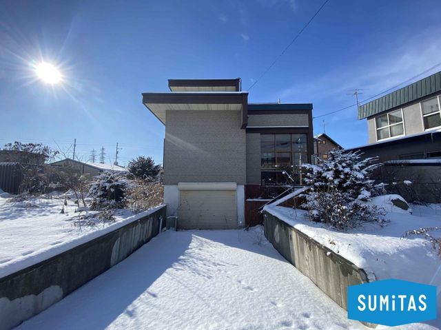 Spacious 4LDK House on 195 Tsubo Land in Ebetsu, Hokkaido - Thumbnail 2