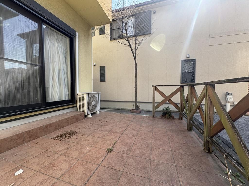 4LDK Family House with Solar Panels near Takashinohama Station, Osaka - Thumbnail 3