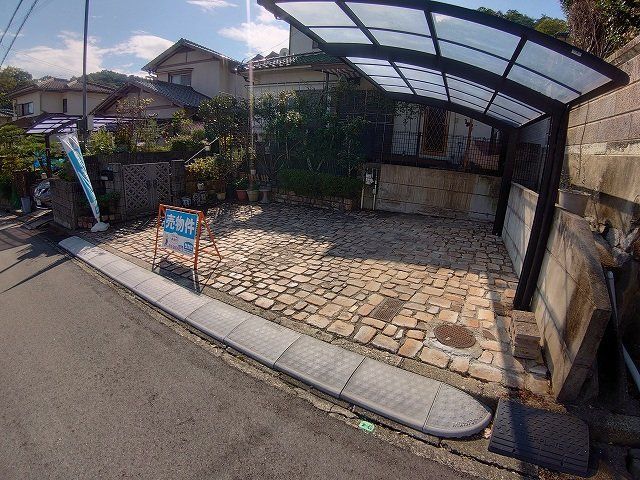 4LDK House for Sale in Himeji with 3 Parking Spaces - Thumbnail 3