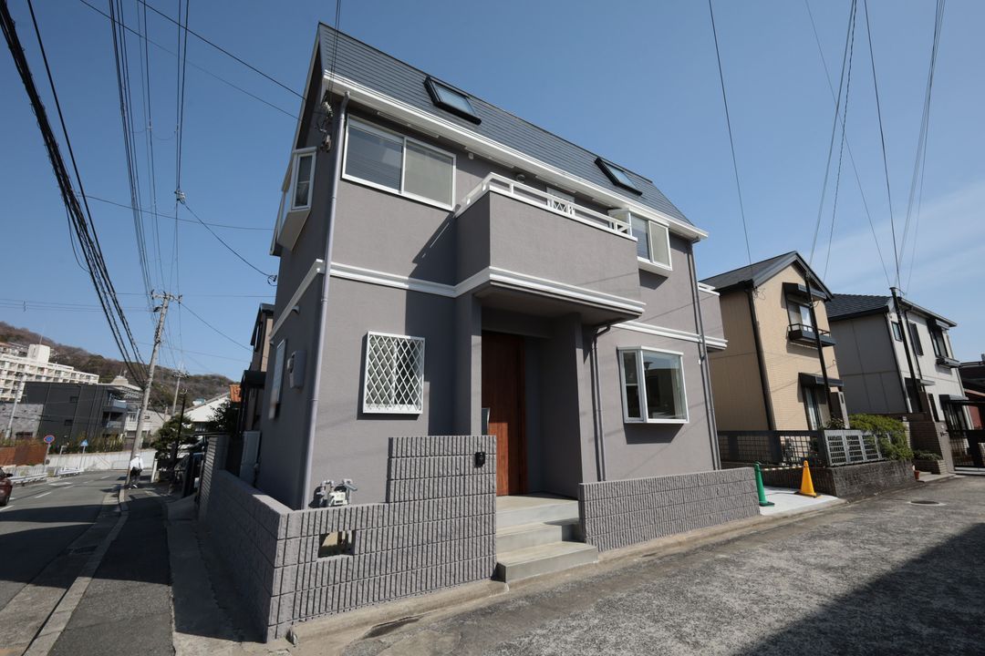 Renovated 2LDK House in Kobe's Okamoto | Walk to Stations - Image 1