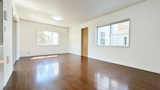 3LDK Detached House for Sale in Minoh, Osaka - 11 Years Old - Thumbnail 4