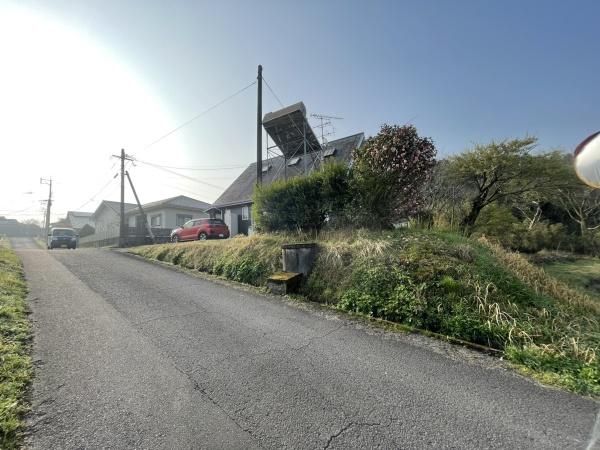1998-Built 3LDK Detached House with Large Garden in Miyakonojo - Thumbnail 4