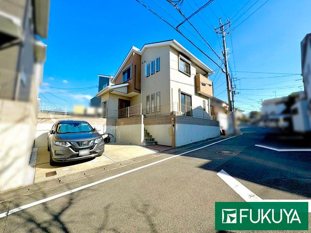 Modern 3LDK Wooden House for Sale in Kyoto Fushimi, 8 min to JR Fujinomori - Image 1