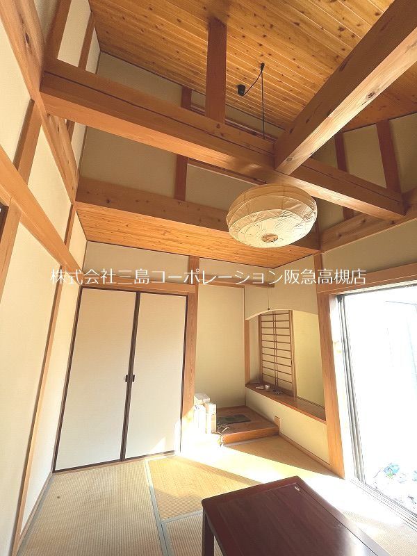 3LDK Detached House for Sale in Takatsuki, Osaka - Thumbnail 2