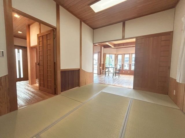 Modern 4LDK House with Renovation in Hofu, Yamaguchi - Thumbnail 4