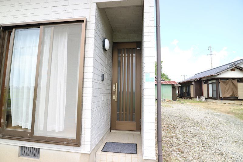 Compact 2LDK House for Sale in Shimonoseki, Yamaguchi - Thumbnail 2