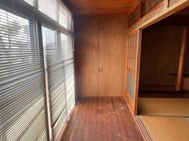 Spacious 1972 House for Sale in Kasaoka's Kanoura District - Thumbnail 2