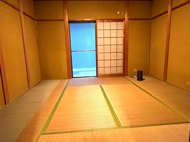 4LDK Wooden House for Sale in Higashinari Ward, Osaka - Thumbnail 3