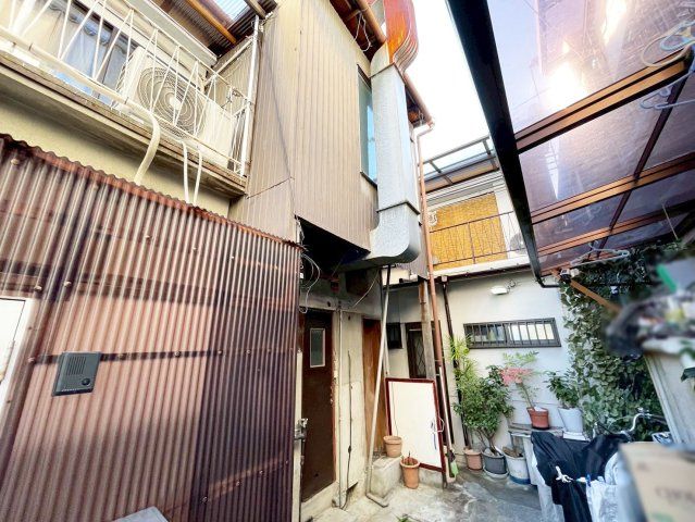 2K House for Sale in Neyagawa City, Osaka - 2.98 Million Yen - Thumbnail 3