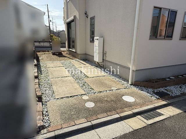 4LDK Detached House for Sale in Habikino City, Osaka - Thumbnail 2