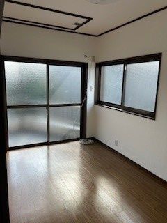 Renovated 2DK House for Sale near Moriguchi Station, Osaka - Thumbnail 3