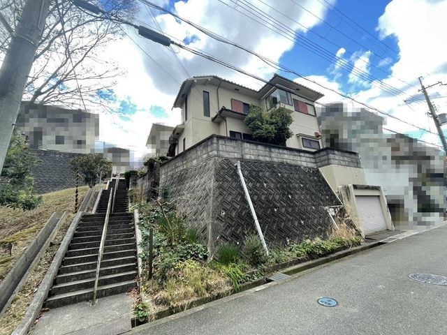 5DK House for Sale in Kawachinagano, Osaka - Park Adjacent - Thumbnail 2