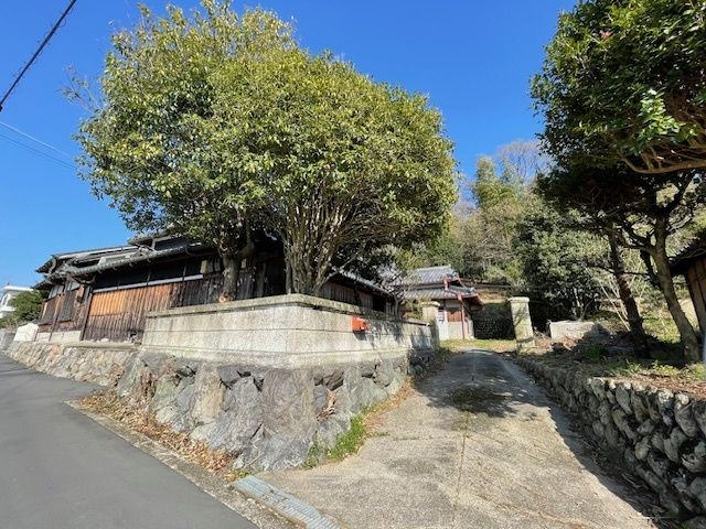 7LDK House with Solar Power in Gojo, Nara - Thumbnail 2