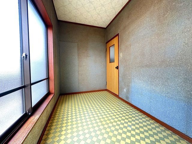 4DK Detached House for Sale in Neyagawa City, Osaka - Thumbnail 2