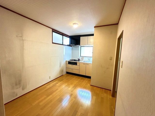 4DK Detached House for Sale in Neyagawa City, Osaka - Thumbnail 3