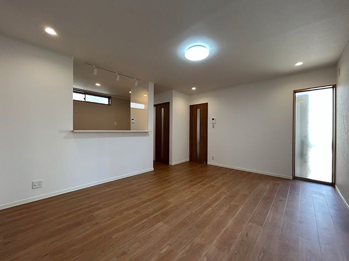 Renovated 4LDK House near Makiochi Station, Minoh, Osaka - Thumbnail 2