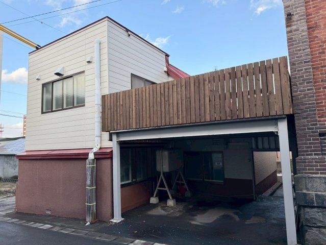 Renovated 5SLDK House in Otaru, Hokkaido with City Gas & Parking - Thumbnail 4