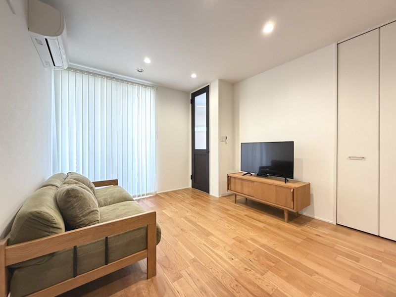 Modern 2SLDK House for Sale in Toyonaka, Osaka - Built 2023 - Thumbnail 3
