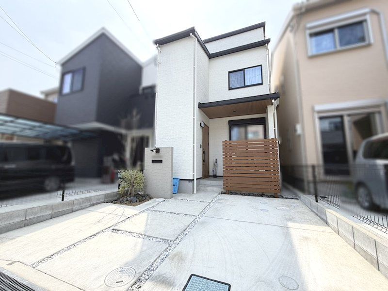 Modern 2SLDK House for Sale in Toyonaka, Osaka - Built 2023 - Thumbnail 2