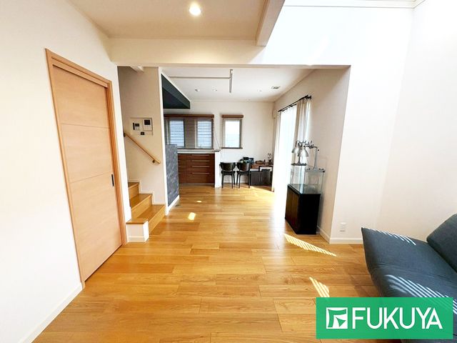 Modern 3LDK House in Himeji with Parking for 3 | Built 2017 - Thumbnail 2