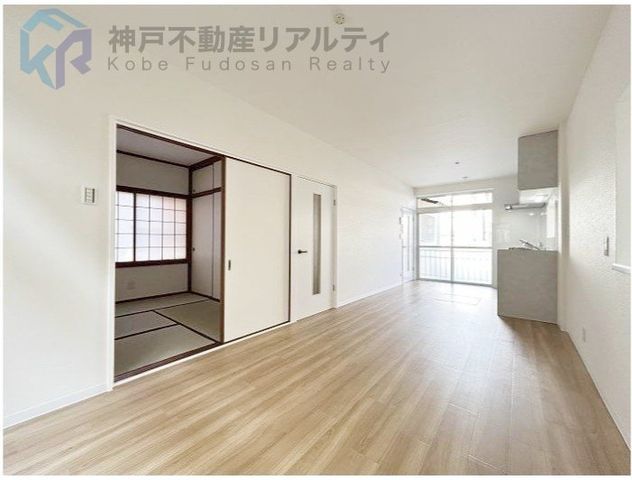 4LDK Detached House for Sale in Nagahata, Kobe, Hyogo - Thumbnail 2