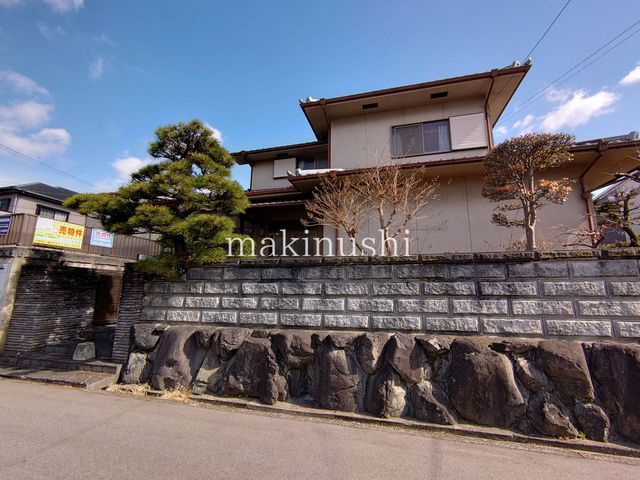 5LDK Japanese-Style House for Sale in Sakai, Osaka - Thumbnail 2