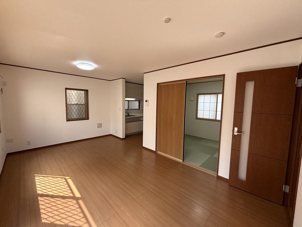 4LDK Detached House for Sale in Fujiidera, Osaka - Thumbnail 2