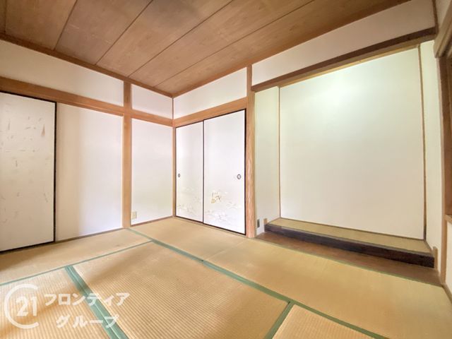 5LDK House for Sale in Yawata City, Kyoto - Thumbnail 3