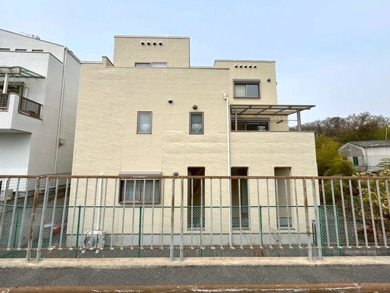 4LDK Detached House with Garden for Sale in Ikeda, Osaka - Thumbnail 2