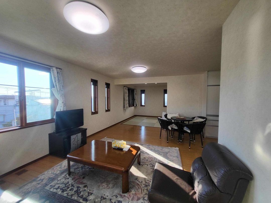 5SLDK Lightweight Steel House in Kanan Town, Osaka | 292 sqm - Thumbnail 2