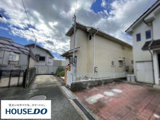 4LDK Detached House for Sale in Hirakata, Osaka - Thumbnail 2