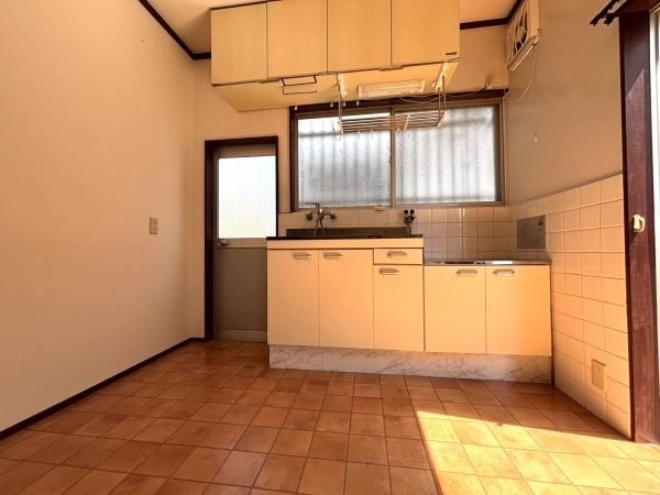 Vacant 3DK House for Sale in Hannan City, Osaka - Thumbnail 4