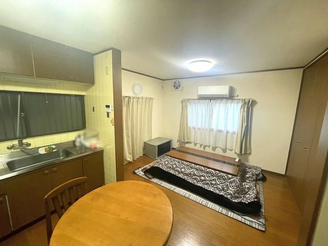 4LDK Detached House for Sale in Hirakata, Osaka - Near Kuzuha Station - Thumbnail 2