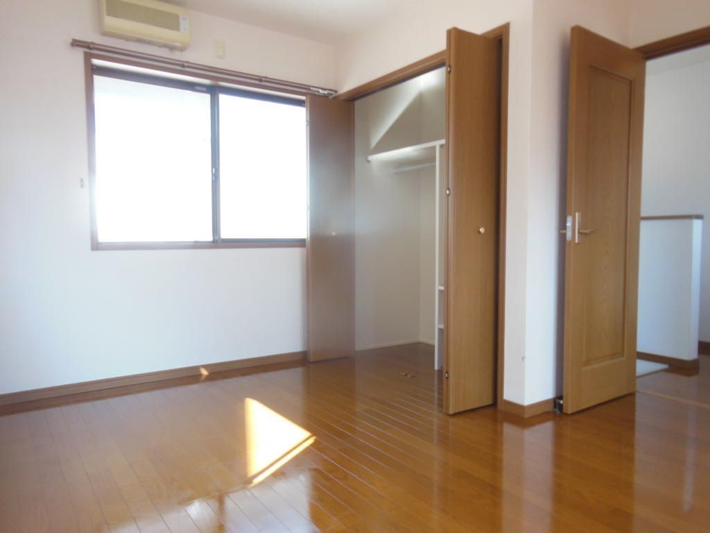 4LDK Detached House with Land for Sale in Tadaoka, Osaka - Thumbnail 2