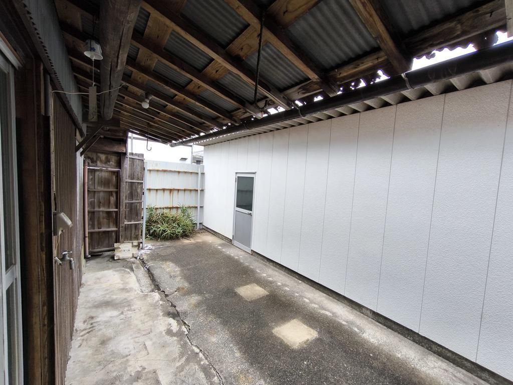 Historic 4DK House in Gobo City with Large Land and Garage - Thumbnail 4