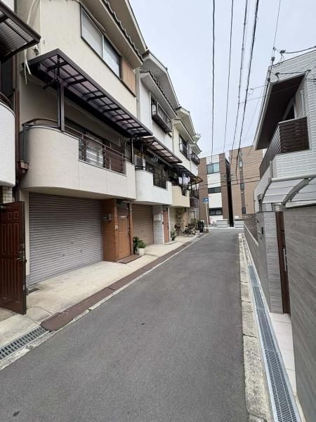 Used 2LDK House for Sale in Ikuno-ku, Osaka - 87.48 sqm - Thumbnail 2