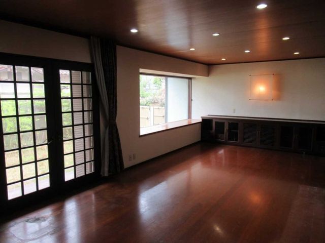 5SLDK Detached House for Sale in Suita, Osaka - Near Senriyama Station - Thumbnail 2