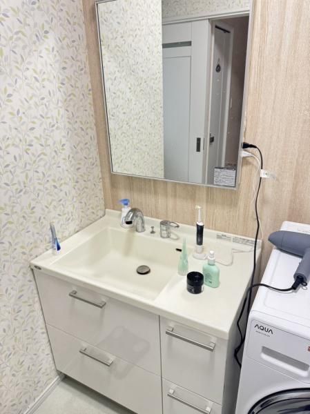 Modern 4LDK House for Sale in Osaka's Konohana Ward - Thumbnail 3