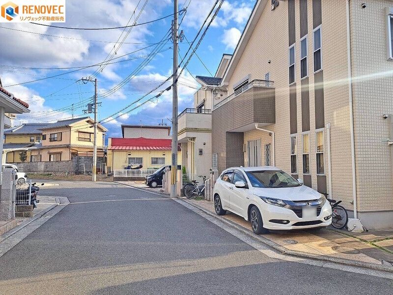 4LDK Detached House for Sale in Sakai, Osaka - Spacious Family Home - Thumbnail 3
